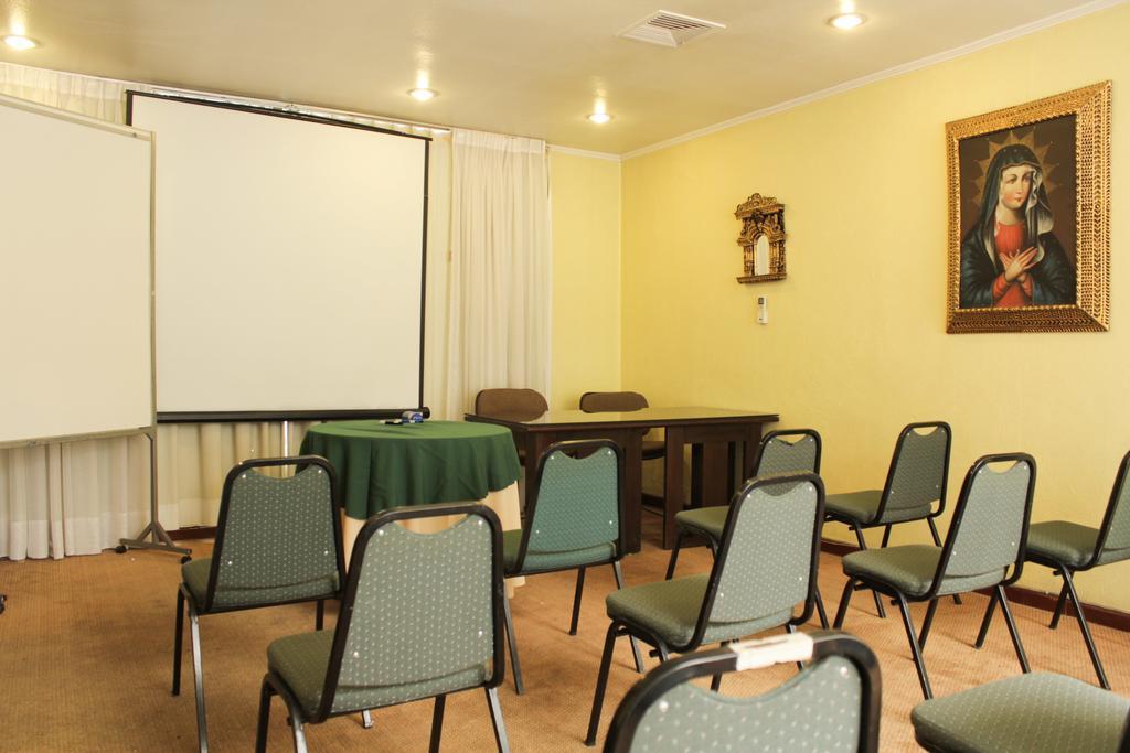 Hotel Alcala Del Rio سانتياغو المظهر الخارجي الصورة